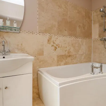 28 Devonshire Street * Skipton